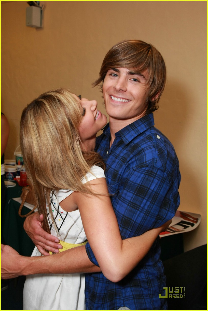 zac-efron-ashley-tisdale-keep-close-17.jpg